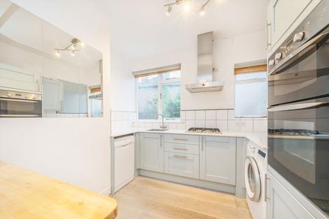 2 bedroom flat to rent, Moor Mead Road, Twickenham TW1