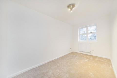 undefined, Rosebank Close, Teddington TW11
