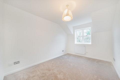 undefined, Rosebank Close, Teddington TW11