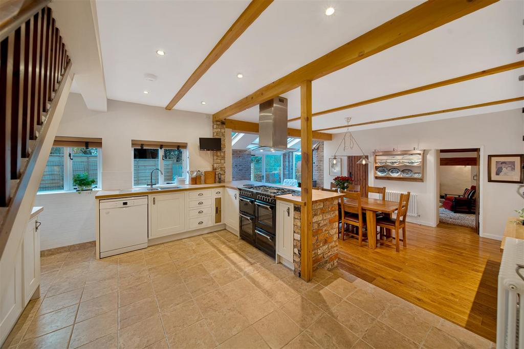 Derwent Cottage - Interior - Wide-1.jpg