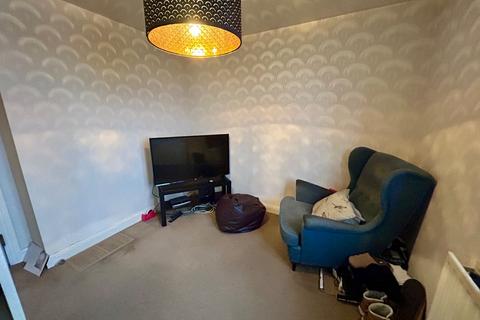 1 bedroom flat to rent, Evesham Road, Astwood Bank, Redditch, Worcestershire, B96