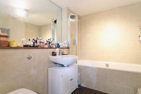 1 bedroom flat to rent, St. Lukes Road, London W11