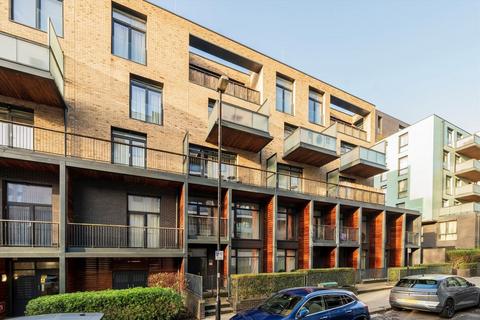 3 bedroom flat for sale, Palmerston Road, London W3