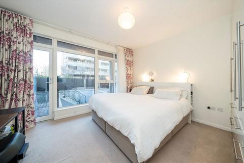 3 bedroom flat for sale, Palmerston Road, London W3