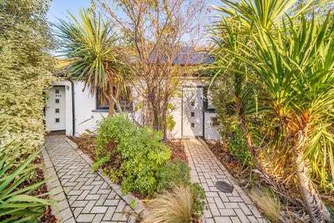 7 bedroom house for sale, Lowfield Road, London W3