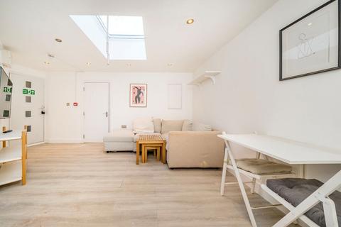 7 bedroom house for sale, Lowfield Road, London W3