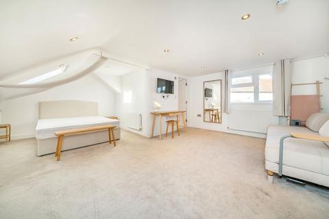 7 bedroom house for sale, Lowfield Road, London W3
