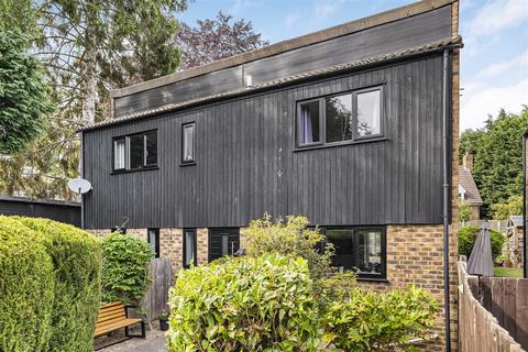 4 bedroom detached house for sale - Dicket Mead, Welwyn