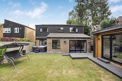 4 bedroom detached house for sale, Dicket Mead, Welwyn
