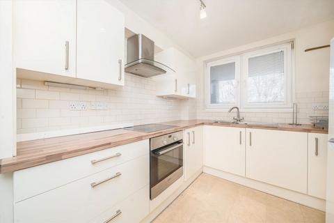 1 bedroom flat to rent, Augustus Close, Brentford TW8
