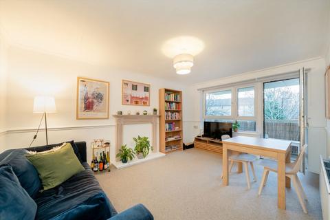 2 bedroom flat for sale, Brownswood Road, London N4