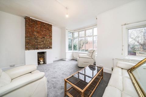 2 bedroom maisonette to rent, Corney Road, London W4