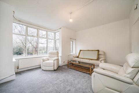 2 bedroom maisonette to rent, Corney Road, London W4