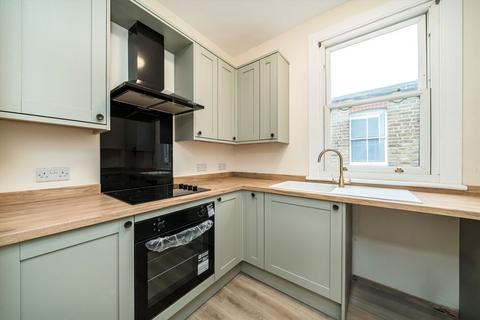 2 bedroom maisonette to rent, Corney Road, London W4