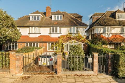 4 bedroom semi-detached house to rent, Chesterfield Road, London W4