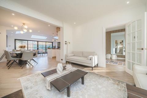 4 bedroom semi-detached house to rent, Chesterfield Road, London W4