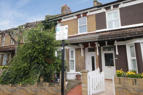 2 bedroom flat to rent, Glebe Street, London W4