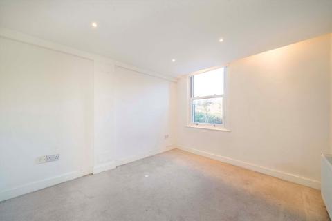 2 bedroom flat to rent, Glebe Street, London W4