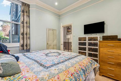 2 bedroom flat for sale, Balliol Road, W10
