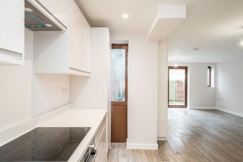 2 bedroom maisonette for sale, Russell Road, Mitcham CR4