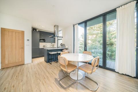 2 bedroom flat for sale, St. Andrew's Road, Surbiton KT6