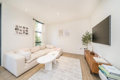 2 bedroom flat for sale, St. Andrew's Road, Surbiton KT6