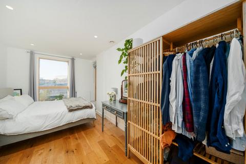 2 bedroom flat for sale, Vicars Road, London NW5