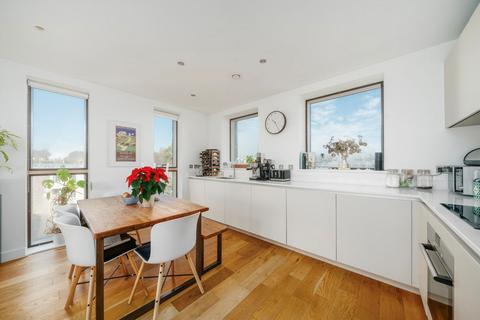 2 bedroom flat for sale, Vicars Road, London NW5