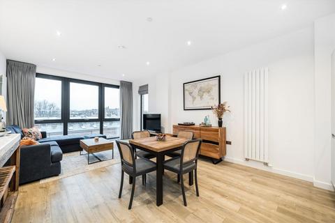 2 bedroom flat for sale, Centric Close, London NW1