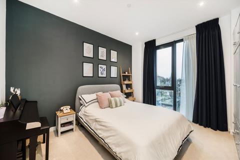 2 bedroom flat for sale, Centric Close, London NW1