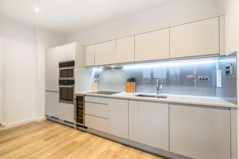 2 bedroom flat for sale, Centric Close, London NW1