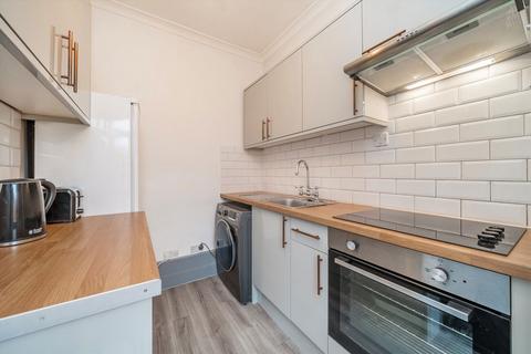 2 bedroom flat for sale, Strode Road, London NW10