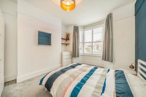 2 bedroom flat for sale, Strode Road, London NW10