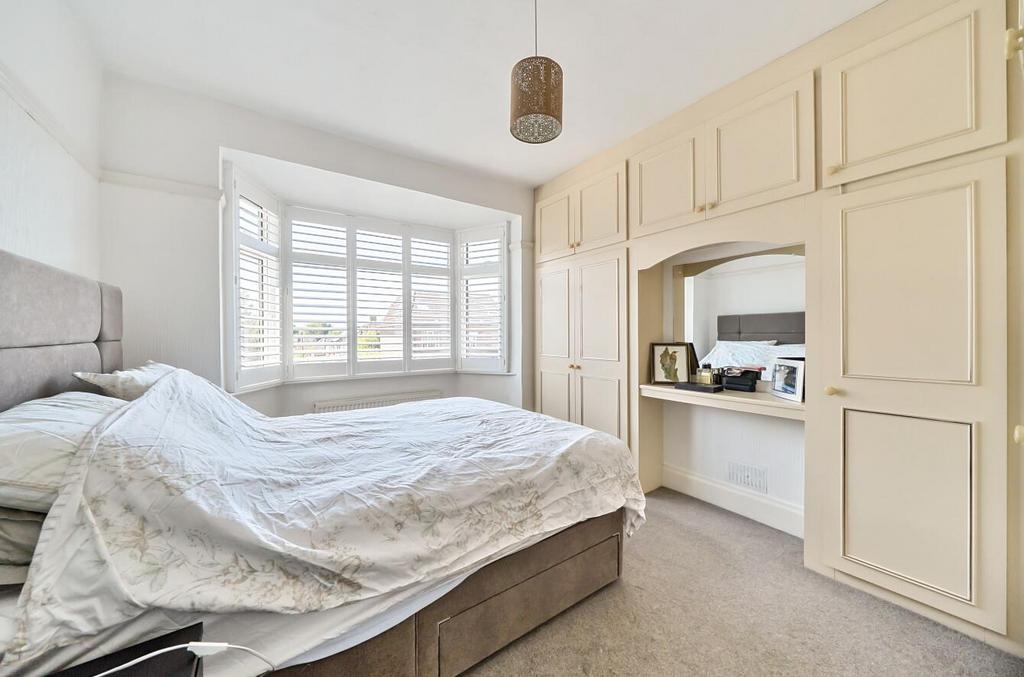 Bedroom 1.jpg