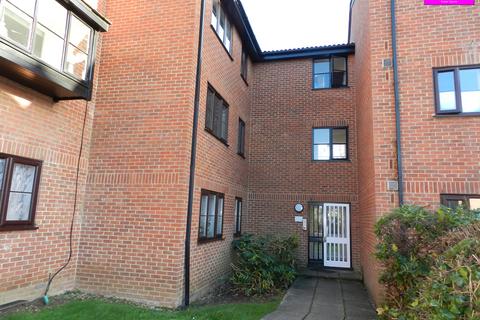 2 bedroom flat for sale - Gladbeck Way, Enfield EN2