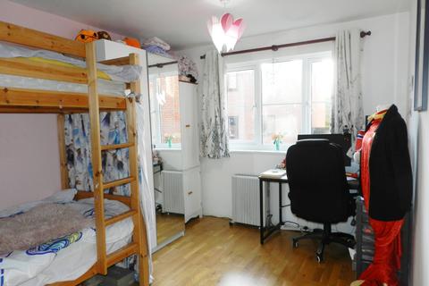 2 bedroom flat for sale, Gladbeck Way, Enfield EN2