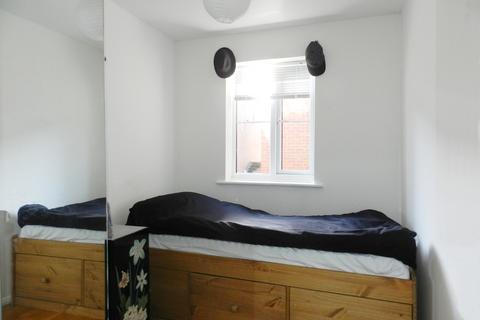 2 bedroom flat for sale, Gladbeck Way, Enfield EN2