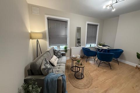2 bedroom flat to rent, Ulverscroft Road, Dulwich, SE22