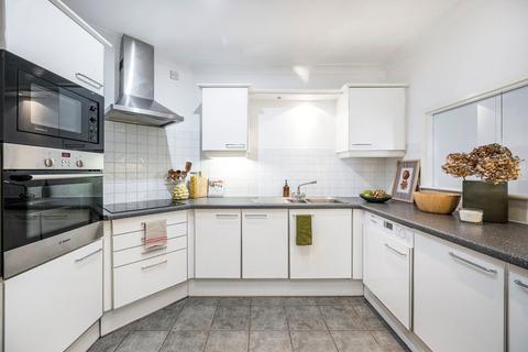 1 bedroom flat to rent, Chatfield Road, London SW11