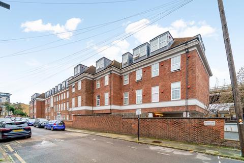 Middlesex Court, Glenhurst Road TW8