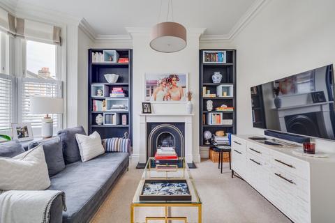4 bedroom terraced house to rent, Hannell Road, Fulham, London
