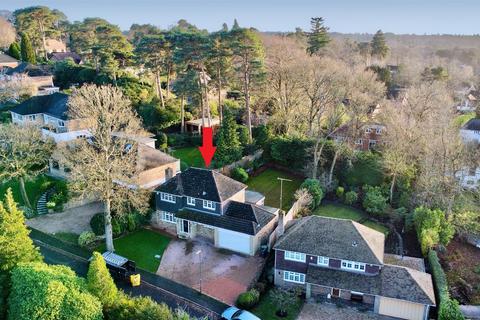 4 bedroom detached house for sale, Chatsworth Heights, Surrey GU15