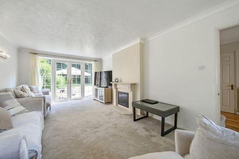 4 bedroom detached house for sale, Chatsworth Heights, Surrey GU15