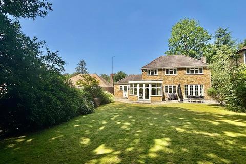 4 bedroom detached house for sale, Chatsworth Heights, Surrey GU15