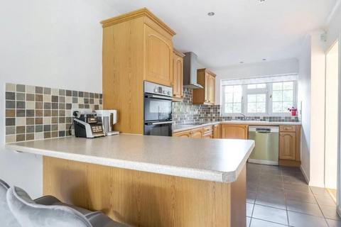 4 bedroom detached house for sale, Chatsworth Heights, Surrey GU15