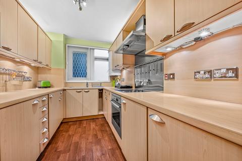 2 bedroom flat for sale, Clifton Place, Hyde Park, London