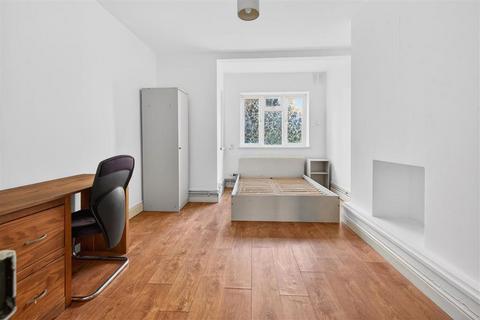 2 bedroom flat to rent, Long Lane, London SE1