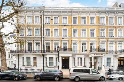 Trebovir Road, London SW5