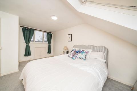 4 bedroom house for sale, Sandringham Avenue, London SW20