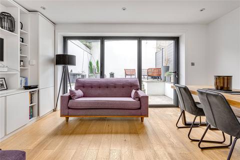 2 bedroom maisonette to rent - Limburg Road, London